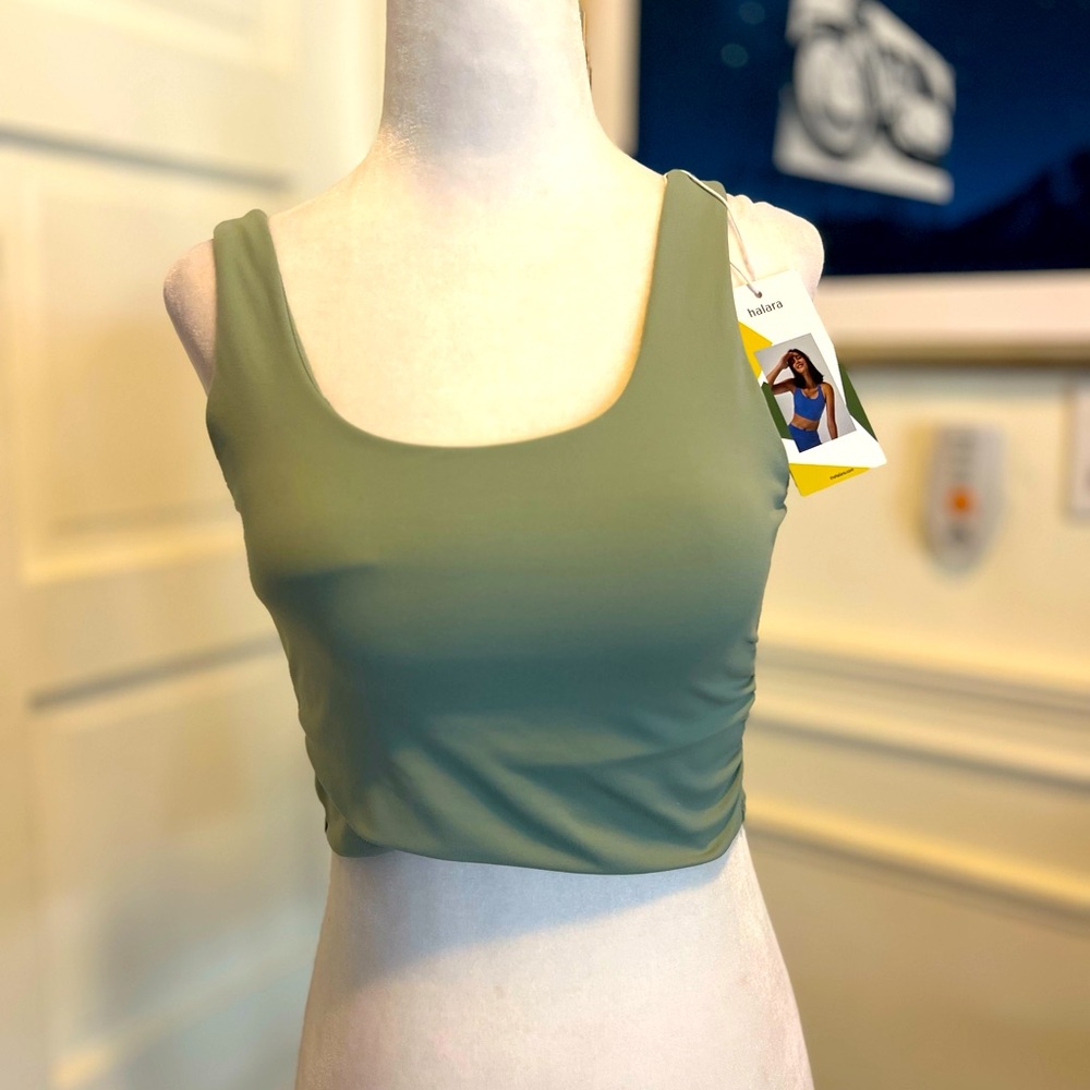 NWT Halara Green Tank Top/ sports bra in Celadon Sz 4